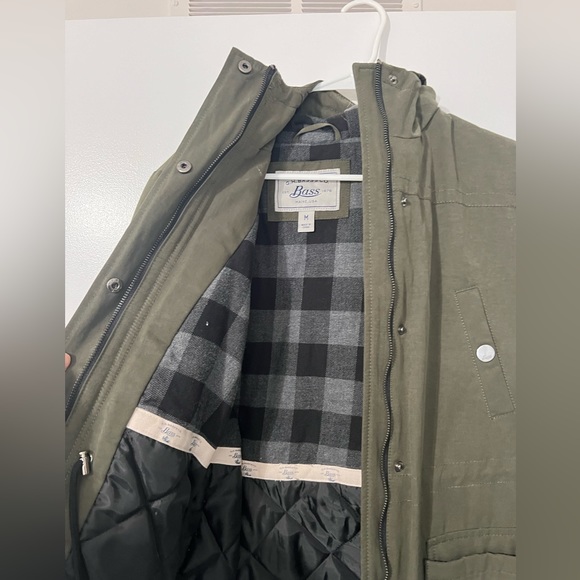 Hunter green Bass coat! Nearly new! Perfect condition. Size medium! - Picture 1 of 3